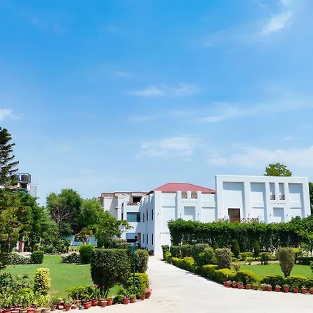 Pink Villa Boutique Hotel Meerut Bagian luar foto