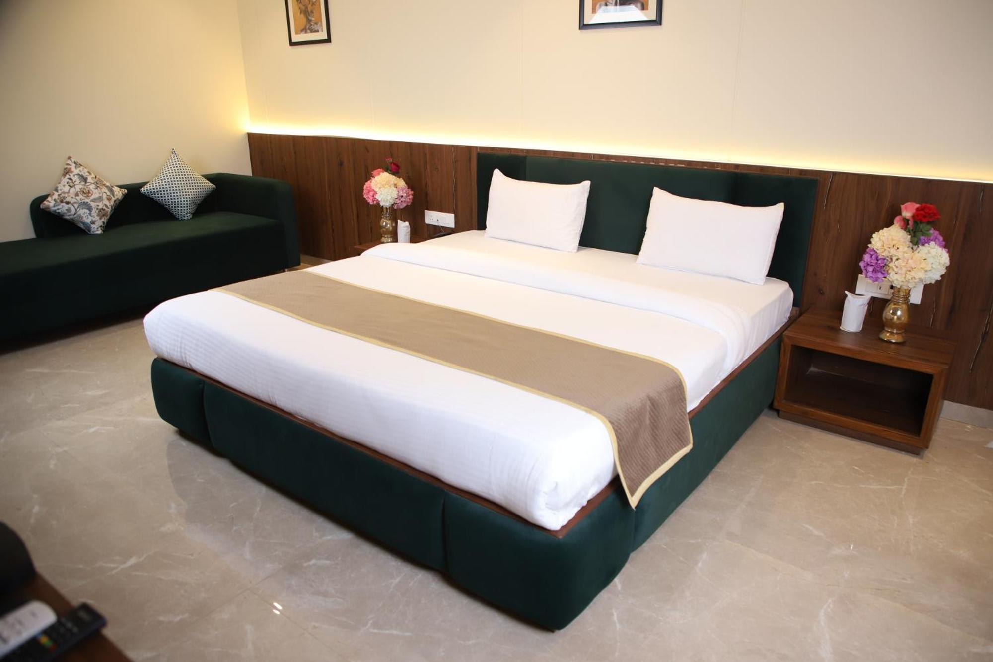 Pink Villa Boutique Hotel Meerut Bagian luar foto
