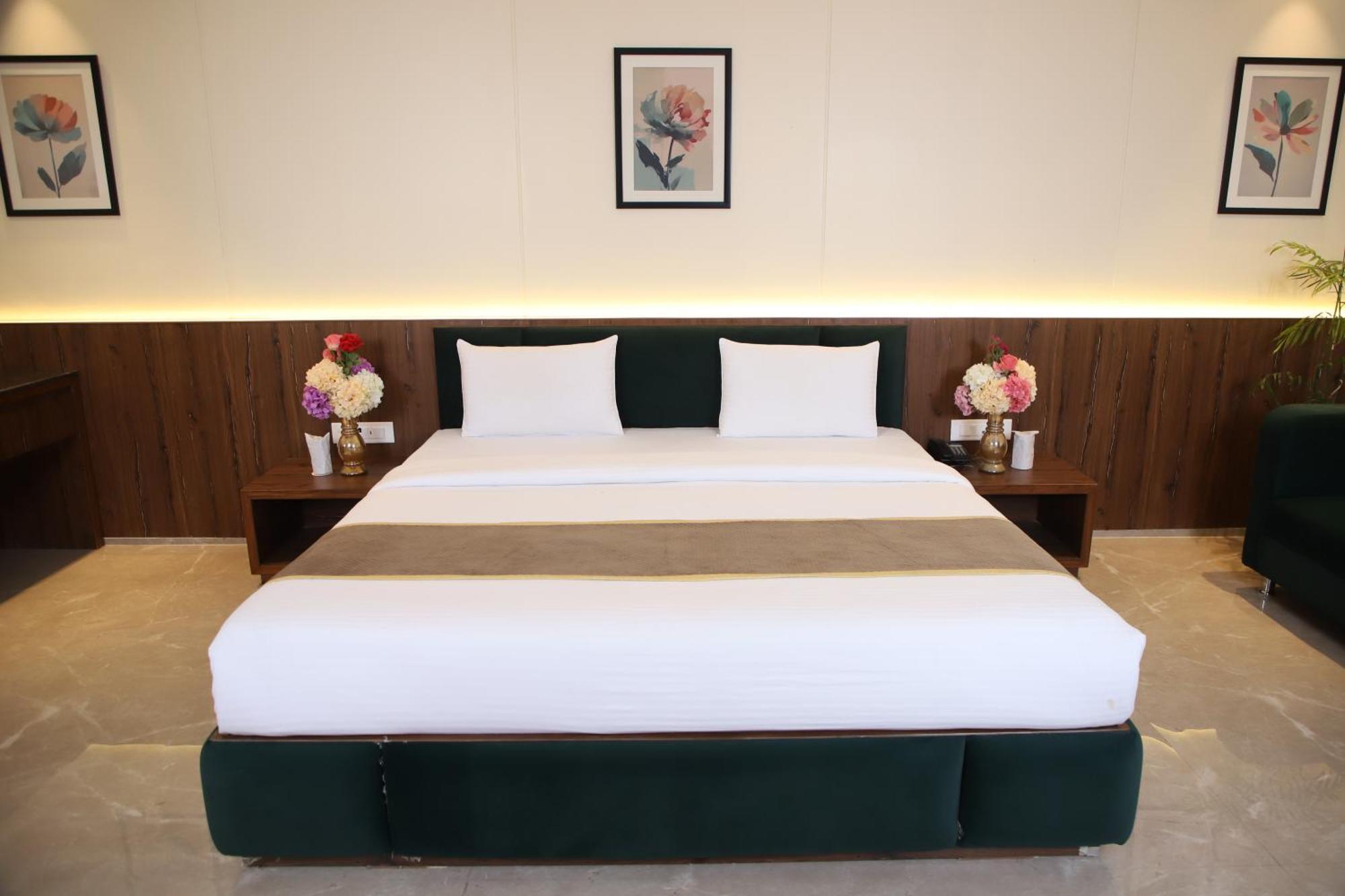 Pink Villa Boutique Hotel Meerut Bagian luar foto