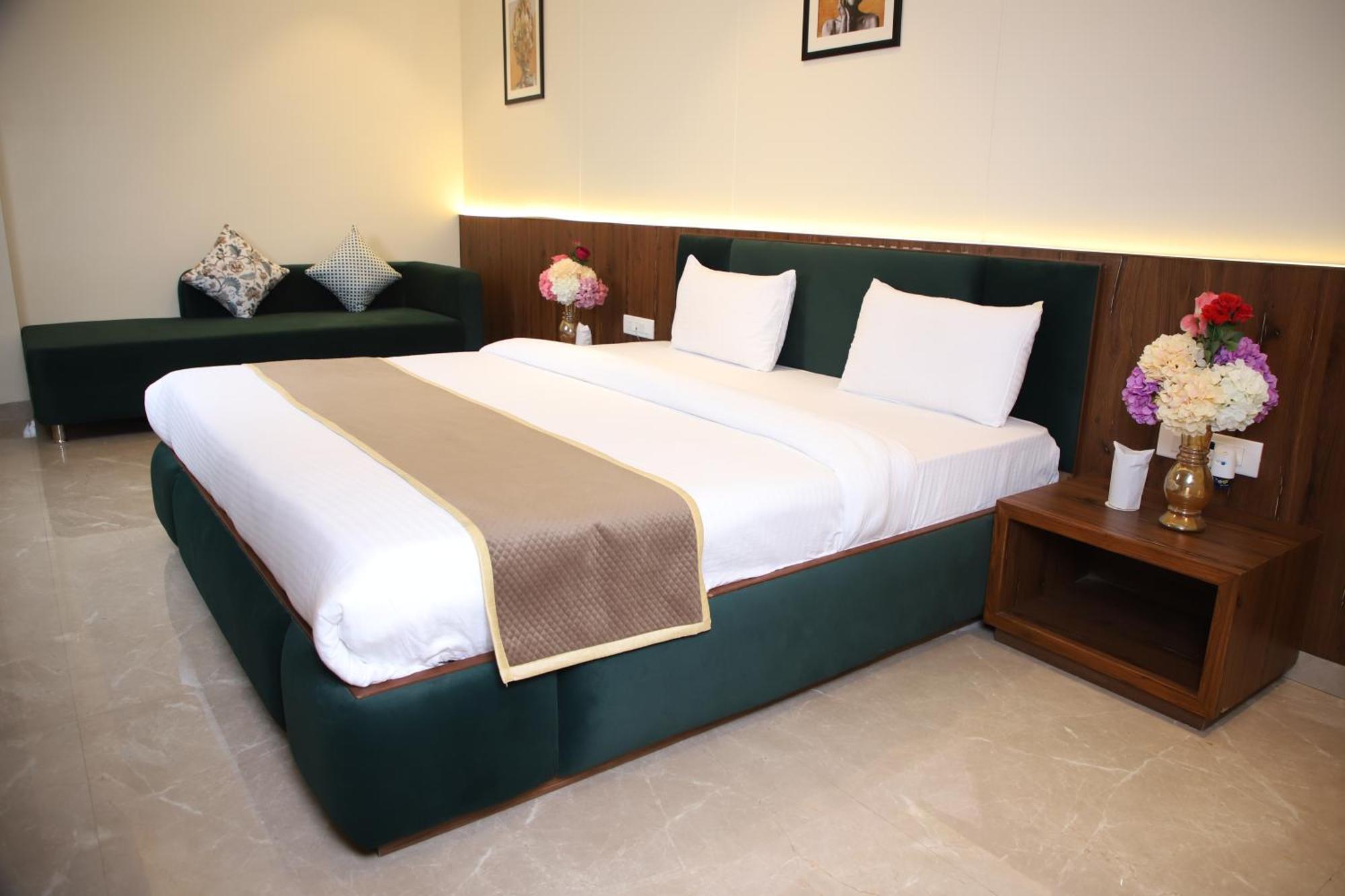 Pink Villa Boutique Hotel Meerut Bagian luar foto