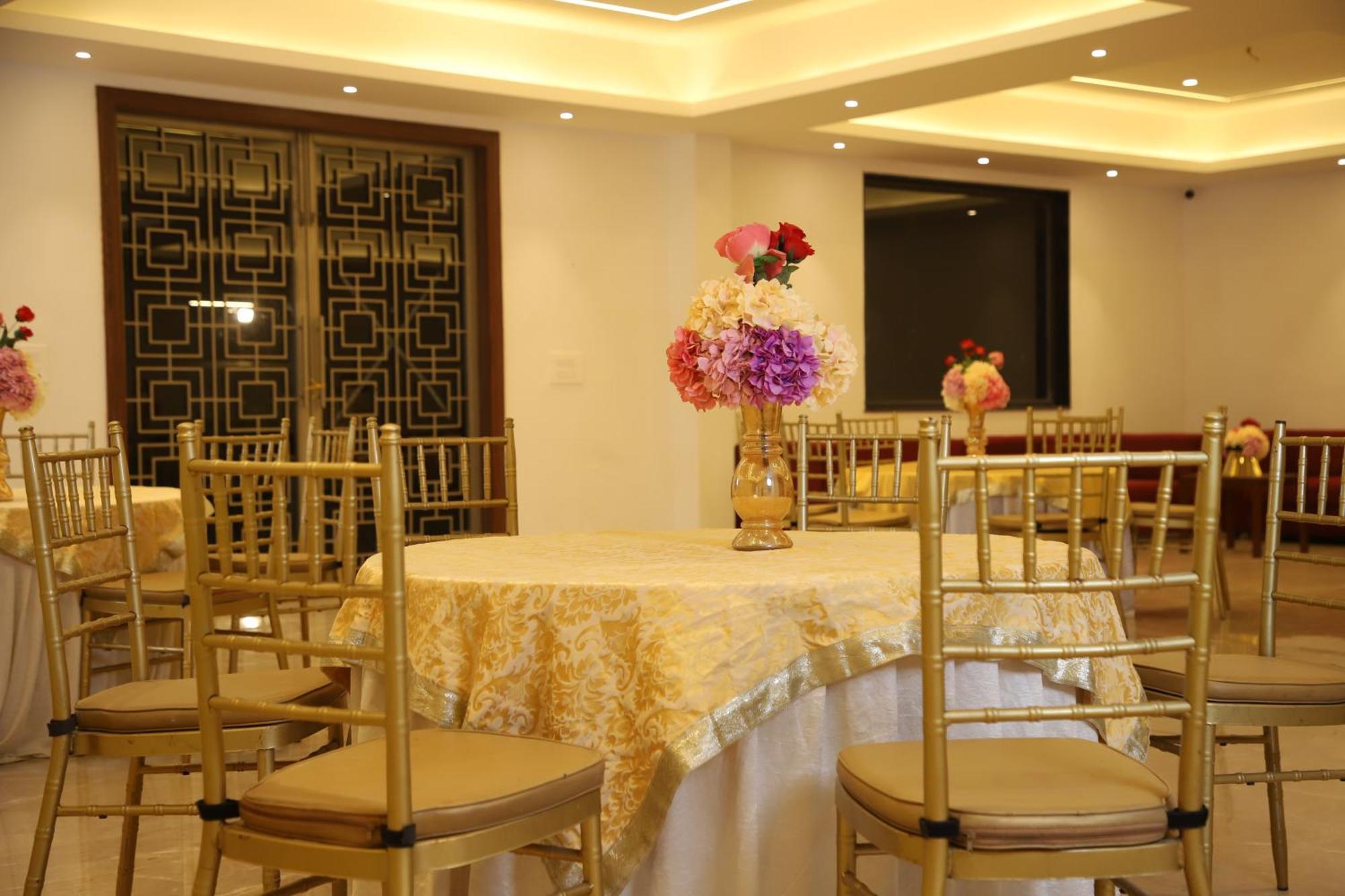 Pink Villa Boutique Hotel Meerut Bagian luar foto
