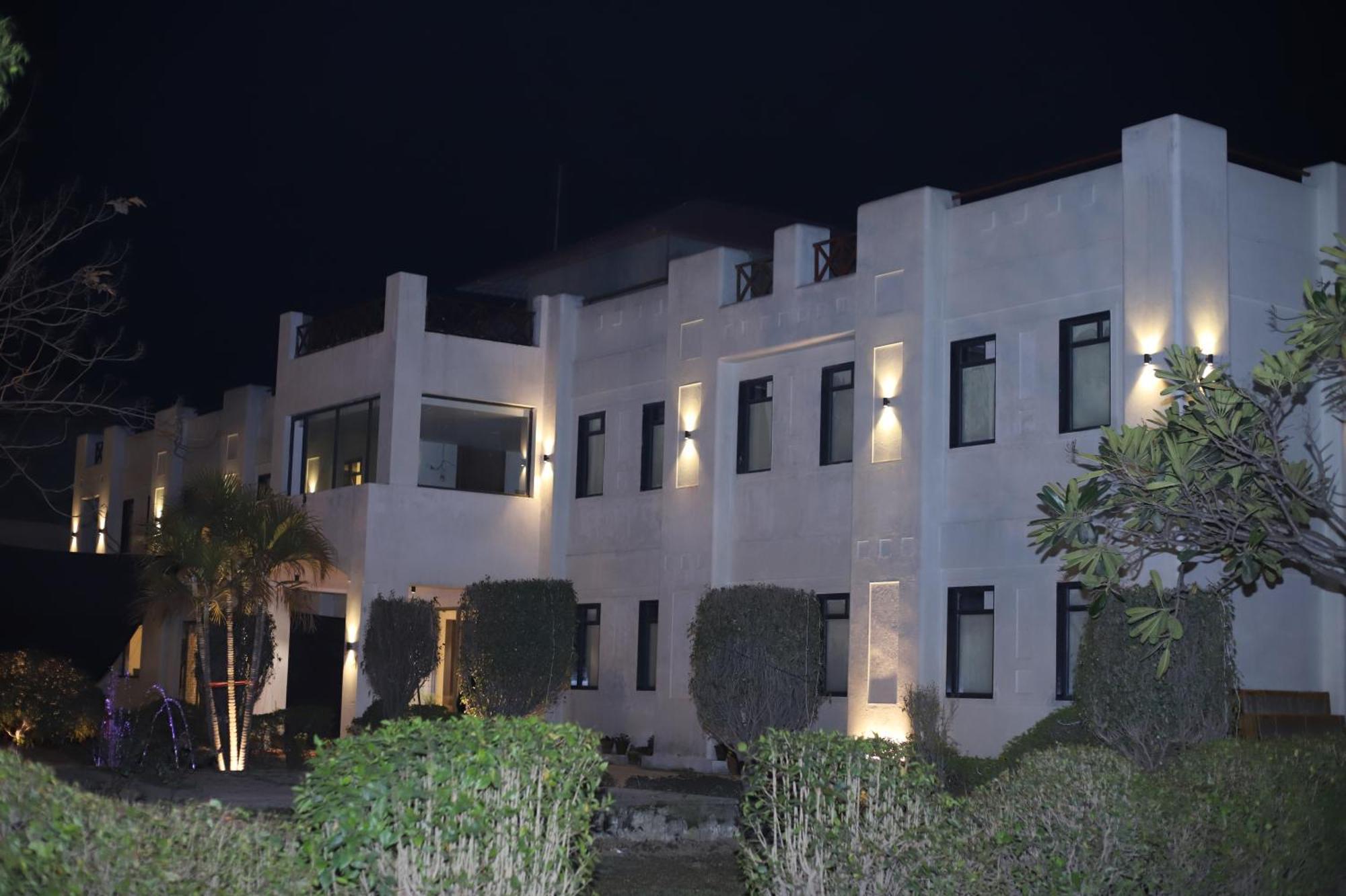 Pink Villa Boutique Hotel Meerut Bagian luar foto